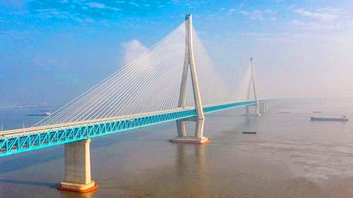 2020年07月01日：沪苏通长江公铁大桥通车