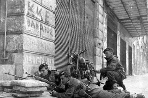 1949年10月16日：希腊内战结束