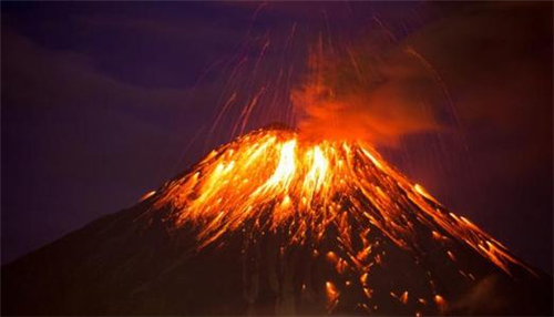 1986年11月23日：日本大岛火山爆发