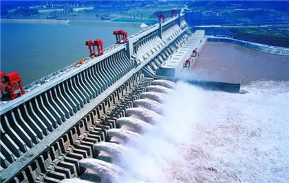 2002年11月06日：三峡大坝导流明渠合龙