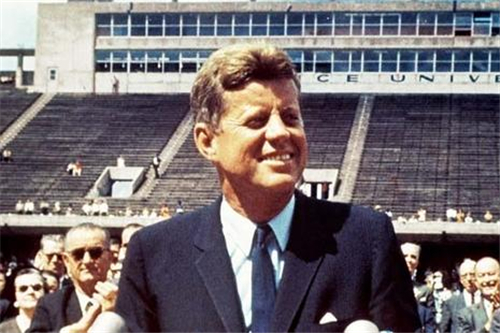 1963年11月22日：肯尼迪遇刺身亡