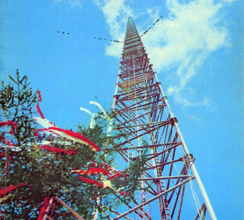 1974年05月18日：华沙电台广播塔建成
