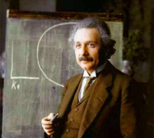 1879年03月14日：爱因斯坦出生