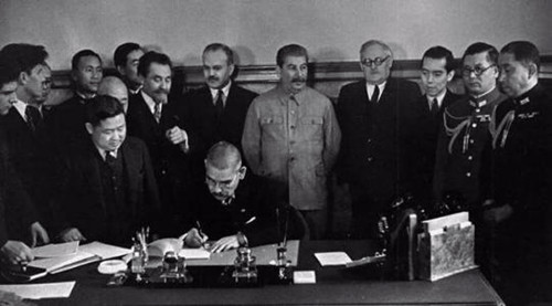 1939年08月23日：《苏德互不侵犯条约》签订