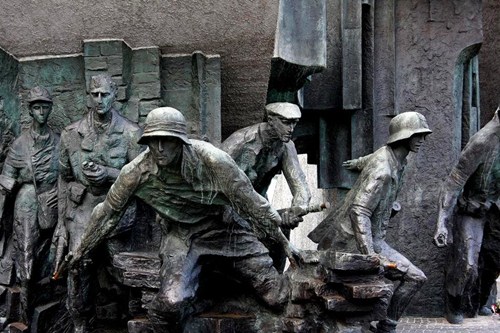 1944年10月02日：华沙起义失败