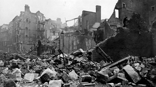 1940年09月07日：伦敦大轰炸开始