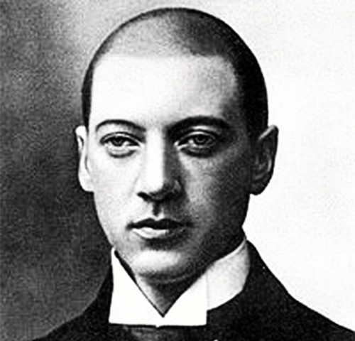 1886年04月15日：古米廖夫出生