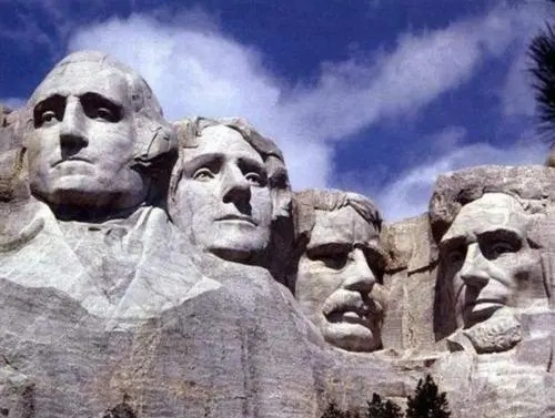 美国总统山上的四位总统介绍