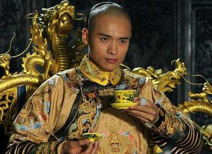 历史真相：只有清朝的龙袍才是黄色的