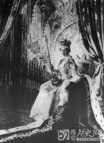 伊丽莎白二世简介_伊丽莎白二世如何成为英国女王