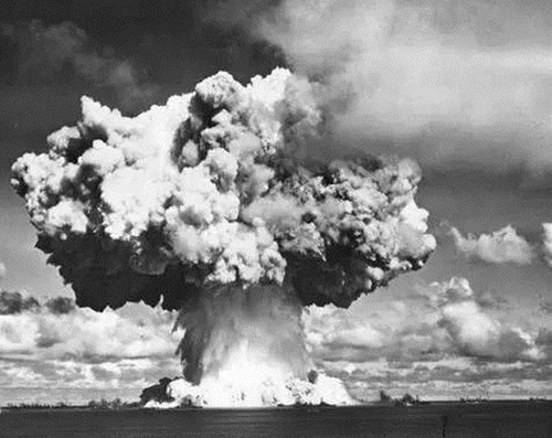 1971年2月11日：《禁止在海底试验核武器条约》签订