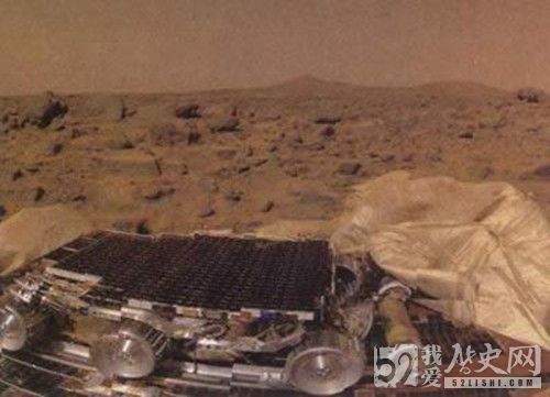 宇宙飞船“火星探路者”登陆火星