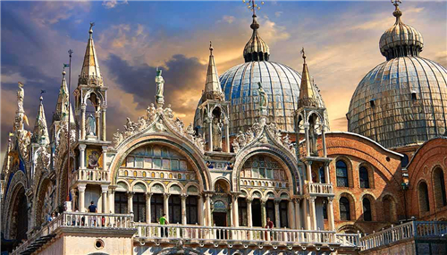 威尼斯总督府建筑风格是怎样的