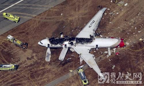 中国国航一架客机在韩国釜山坠毁;128人遇难