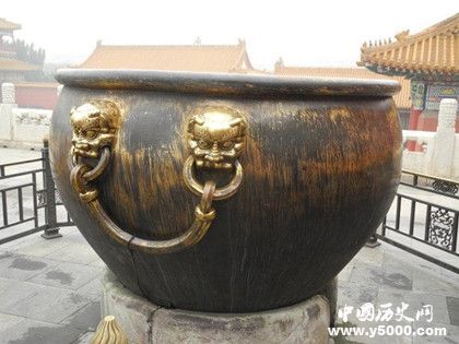 故宫有多少大水缸_故宫里现存的大缸有多少口_故宫水缸是来灭火用吗_中国历史网