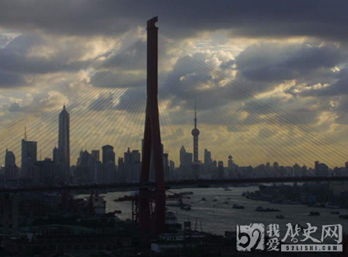 世界上跨径最大的斜拉桥——上海杨浦大桥合龙