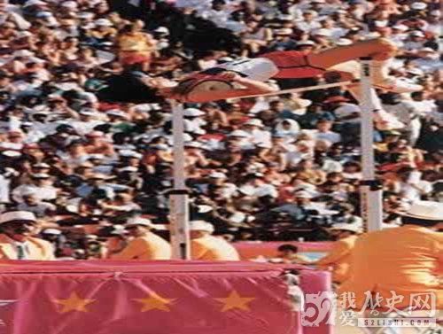 朱建华打破世界跳高纪录