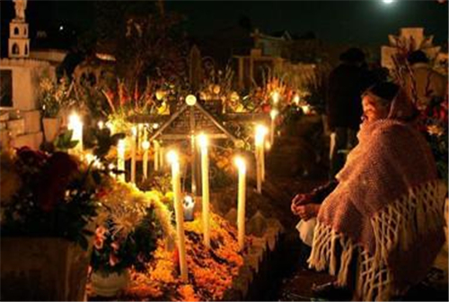 墨西哥的亡灵节有什么传统习俗