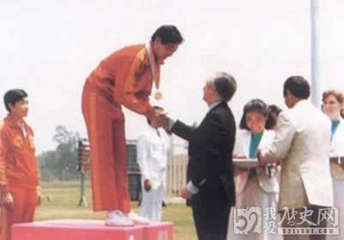 许海峰为我国赢得第一枚奥运金牌
