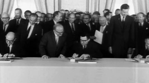 1963年8月5日：《部分禁止核试验条约》签署