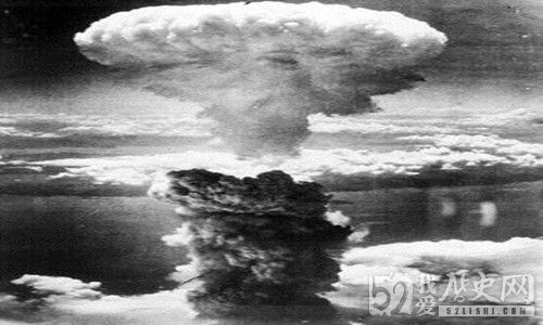 美国在日本长崎投下原子弹