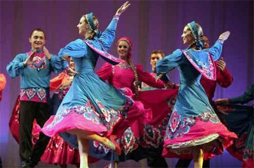 俄罗斯族的歌舞有什么特色