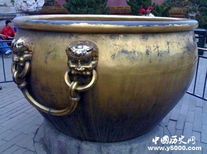 故宫有多少大水缸_故宫里现存的大缸有多少口_故宫水缸是来灭火用吗_中国历史网