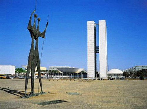 三权广场位于巴西利亚哪里