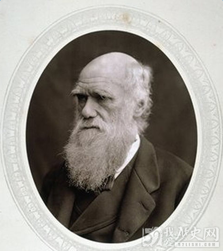 英国生物学家达尔文逝世