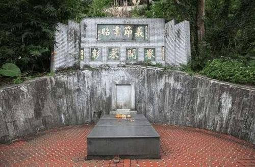 杜月笙为什么埋在台湾